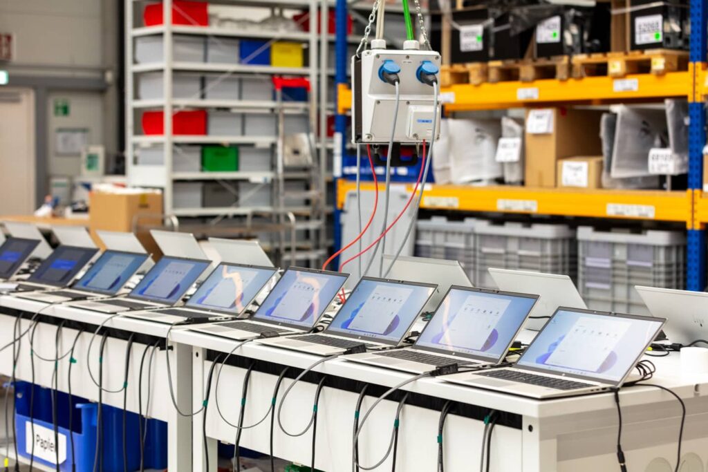 Ligne de diagnostic avec des tablettes