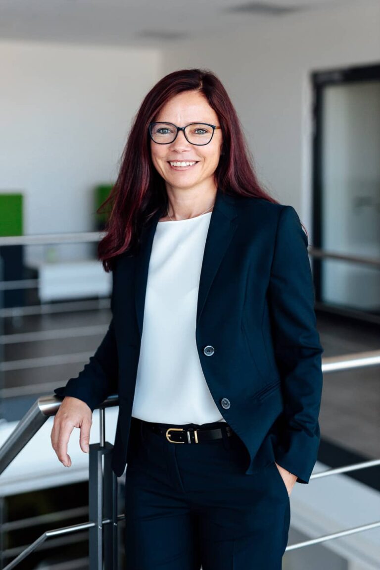 second-it-store-gmbh-about-us-it-remarketing-hardware-refurbishing-refurbishment-itad-disposal-ramona-roessler-02